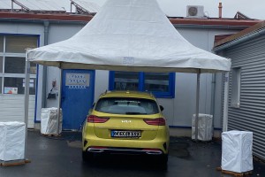 4x4 m Hof von hinten